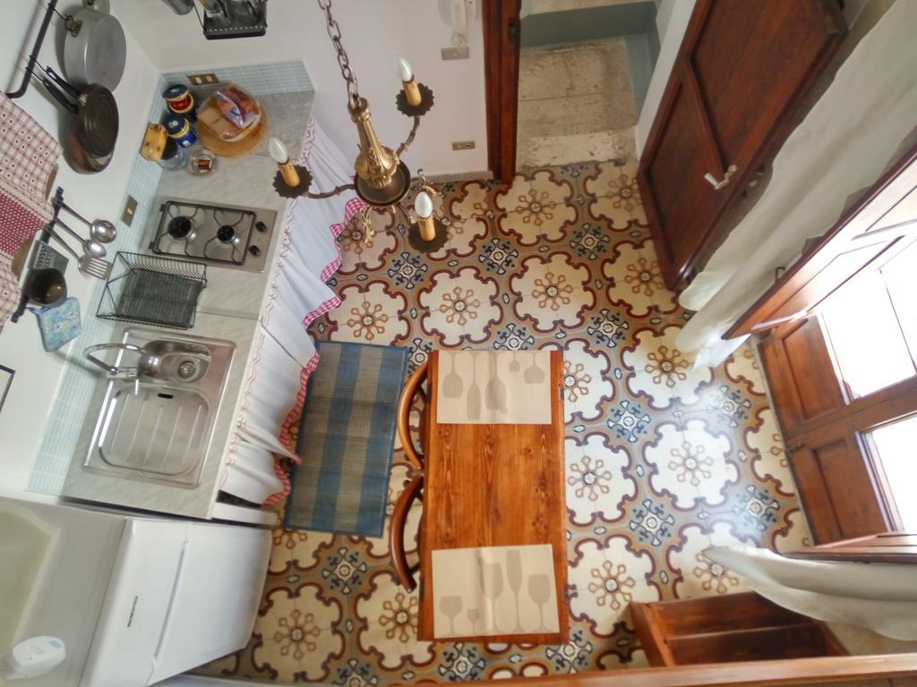Arco Sallustio Monopoli Buitenkant foto